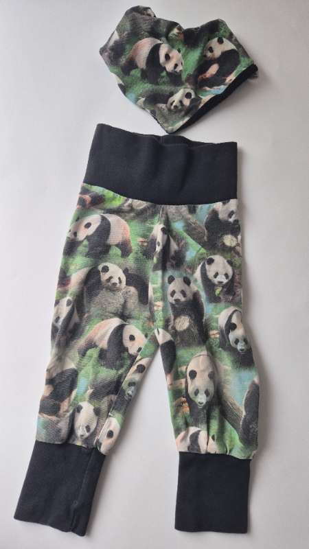 Kósýföt buxur st72 og smekkur