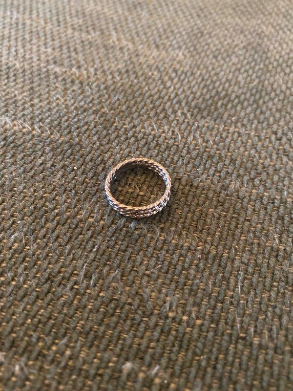 Lítill silfirhringur